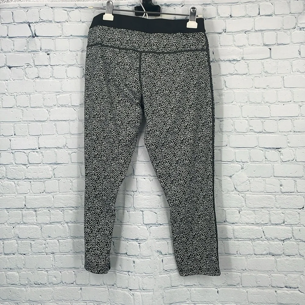 Nike Patterned Soft Stretchy Cropped Running Gym Workout Leggings